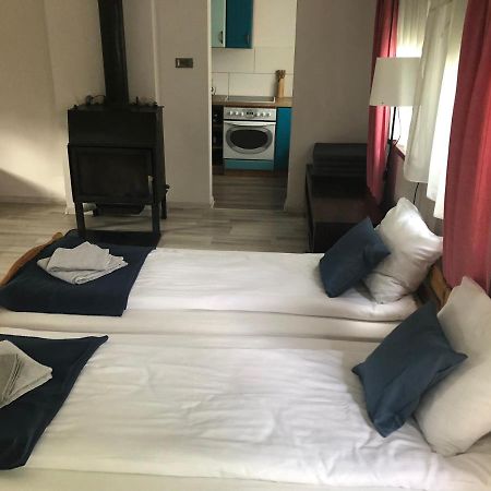 Dom Nad Krutynia Apartment Ukta Luaran gambar